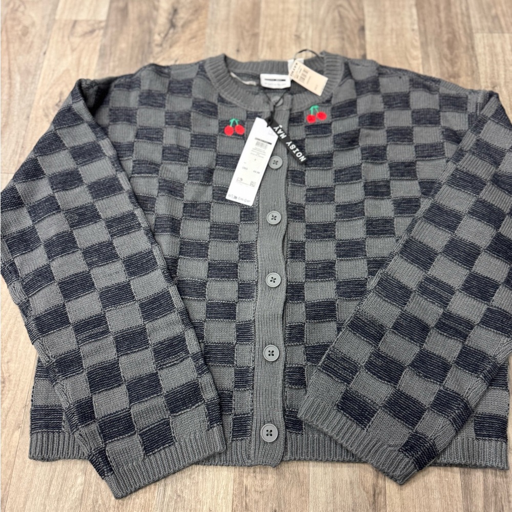 Women’s NWT Noisy May Cardigan‎ Size Small MSRP $65 Gray with Cherry Print